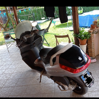 Piaggio X8