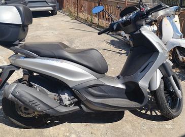 Piaggio Beverly 300 Sport