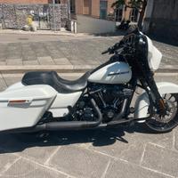 Street glide special