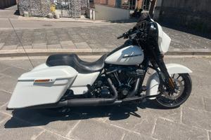 Street glide special