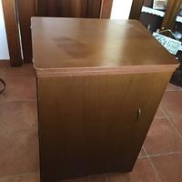 Macchina da cucire SINGER 257 con mobile, anni 80