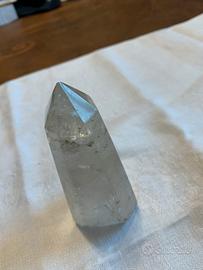 Cristallo jalino a punta proveniente dall’ India