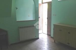 2 LOCALI A OLEVANO ROMANO