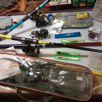 Lotto di 4 canne da pesca Decathlon per acqua dolc