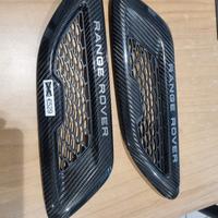 Prese d'aria sul cofano in fibra di carbonio