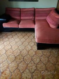 Divano in pelle e tessuto