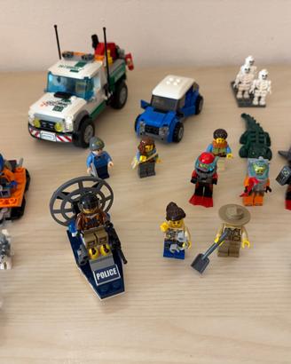 Lego: mezzi e minifigures assortiti