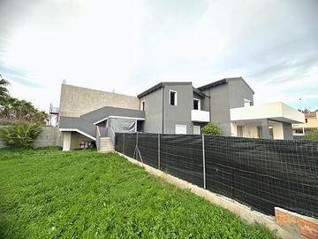 Trivano semindipendente con ampio giardino