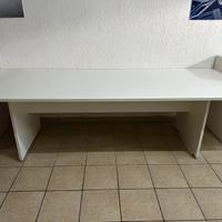 Tavolo in legno bianco