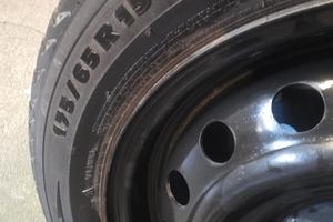 Gomme invernali /cerchi  ferro 175/65 R15 /catene