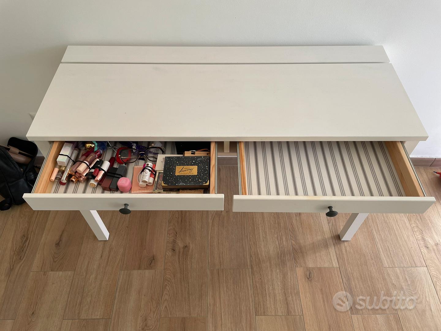 Scrivania Ikea Hemnes - Arredamento e Casalinghi In vendita a Ragusa