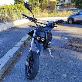 ZERO FXS 11KW SI GUIDA CON LA PATENTE B