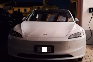 Tesla model 3 Rwd premium Lfp
