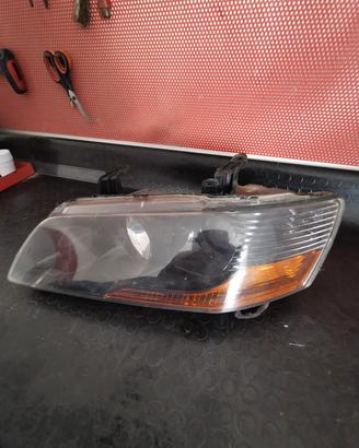 Faro Mitsubishi Lancer Evo 7 8 9 ix lato Sx