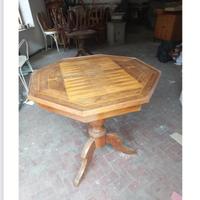 Tavolo ottagonale