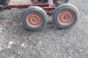 Carrello porta attrezzi