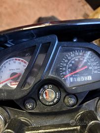 Moto  125 4 T con motore Honda