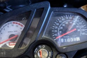 Moto  125 4 T con motore Honda