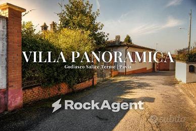 Villa di 300 m² con più di 5 locali e box auto a G
