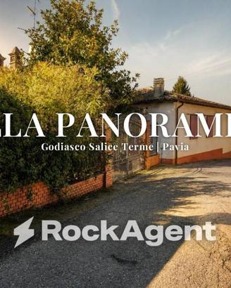 Villa di 300 m² con più di 5 locali e box auto a G
