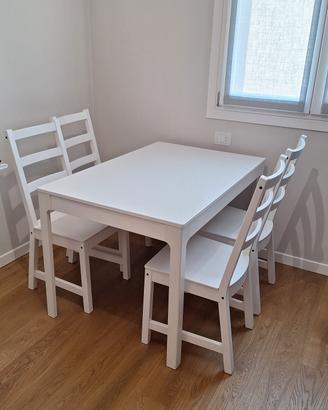 tavolo allungabile ikea  e 4 sedie