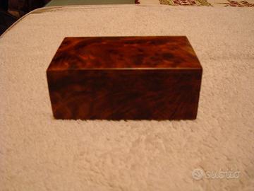 oggetti e sculture in radica massiccia