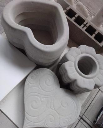 Segnapasso in cemento grigio