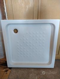 Piatto doccia in ceramica