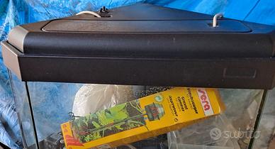 Acquario ad angolo 70 litri