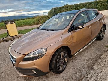 volvo v40 cross country T5 AWD 