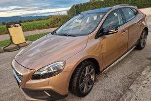 volvo v40 cross country T5 AWD 