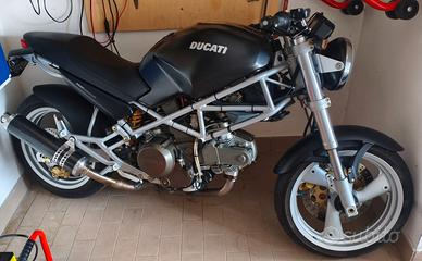 Ducati Monster 600 dark
