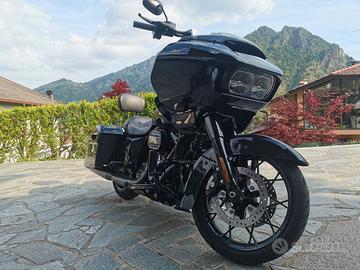 HARLEY DAVIDSON ROAD GLIDE 114 2022 TOTAL BLACK