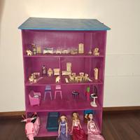 Dono casetta per le bambole completa di mobili