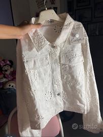giacca/camicia bianca con ricami a fiori