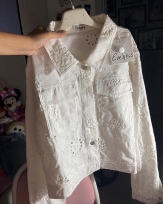 giacca/camicia bianca con ricami a fiori