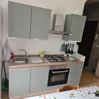 Cucina completa di lavello , forno, piano cottura