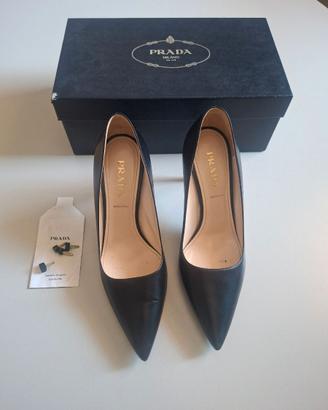 Decolletè in pelle nera PRADA taglia 38,5 tacco cm