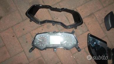 Metropolis 400 : km faro antirollio devio cerchio