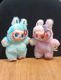 Labubu peluche rosa e azzurro