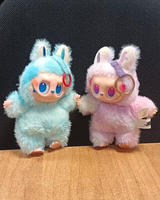 Labubu peluche rosa e azzurro