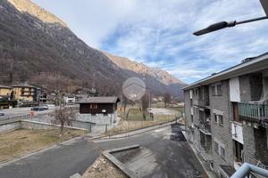 4 LOCALI A LOCANA