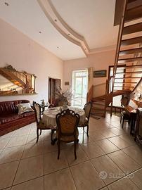 CASA SEMINDIPENDENTE A AFRAGOLA