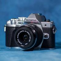 Olympus E-M10 Mark III Corpo Macchina + Accessori