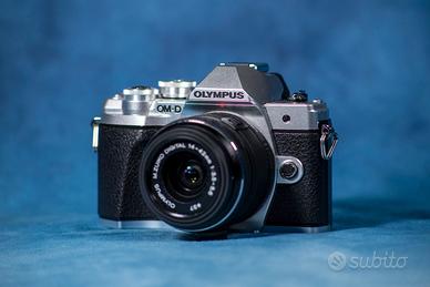 Olympus E-M10 Mark III Corpo Macchina + Accessori