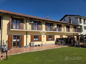 CASA SEMINDIPENDENTE A POIRINO