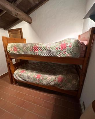 Letti in legno sovrapponibili