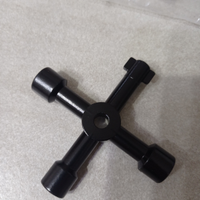 Chiave universale apertura coperchi luce gas etc