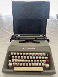 Macchina da scrivere Olivetti lettera 35