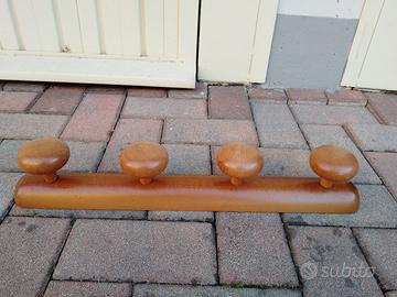 Attaccapanni in legno